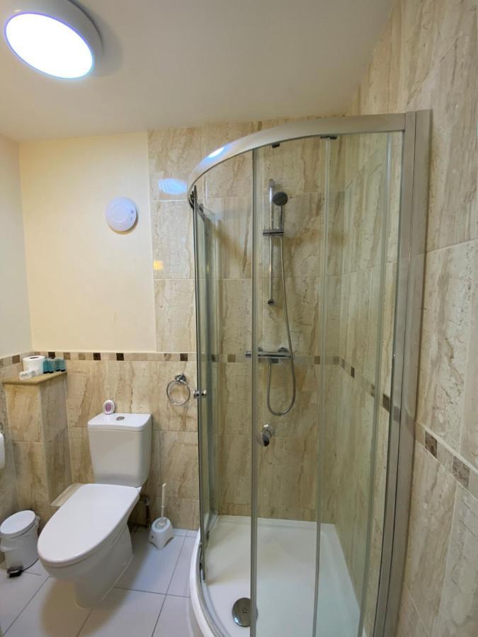 Buckingham Hotel High Wycombe Bagian luar foto