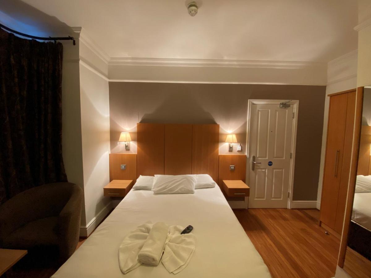 Buckingham Hotel High Wycombe Bagian luar foto