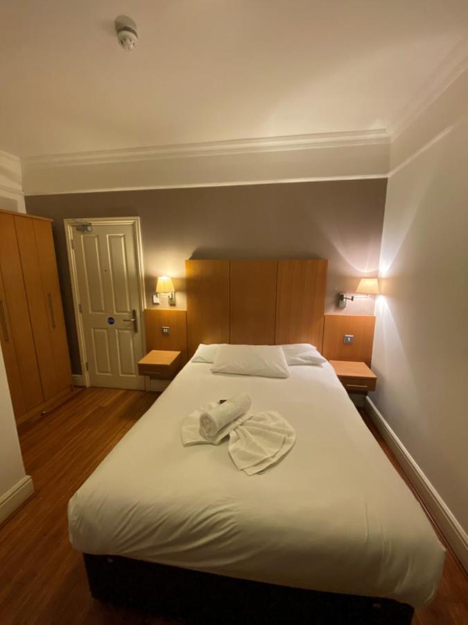 Buckingham Hotel High Wycombe Bagian luar foto
