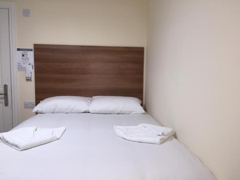 Buckingham Hotel High Wycombe Bagian luar foto