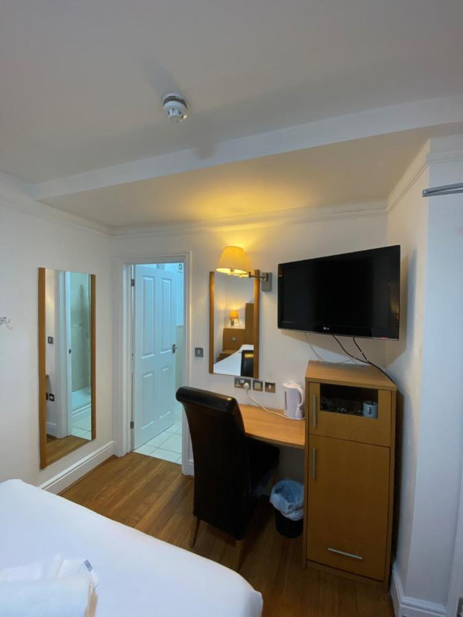 Buckingham Hotel High Wycombe Bagian luar foto