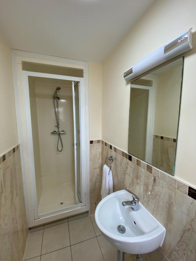 Buckingham Hotel High Wycombe Bagian luar foto