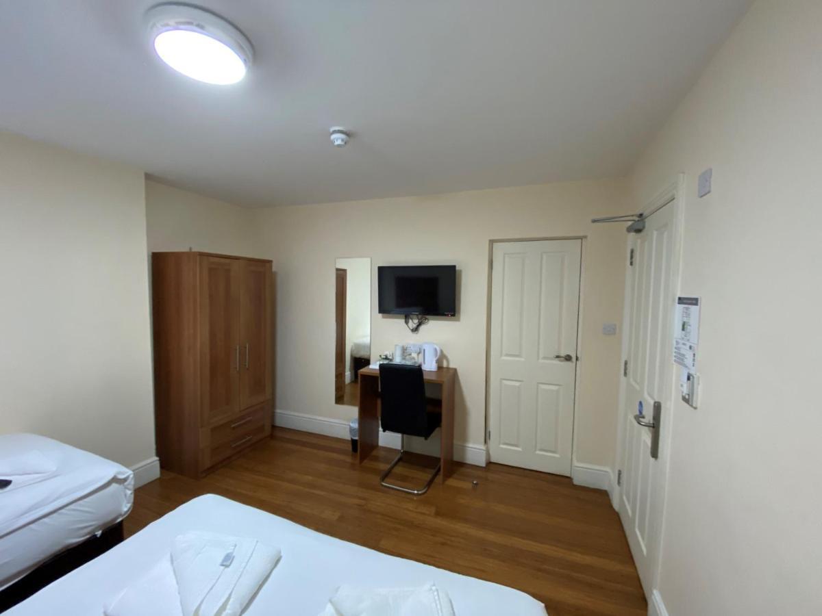 Buckingham Hotel High Wycombe Bagian luar foto