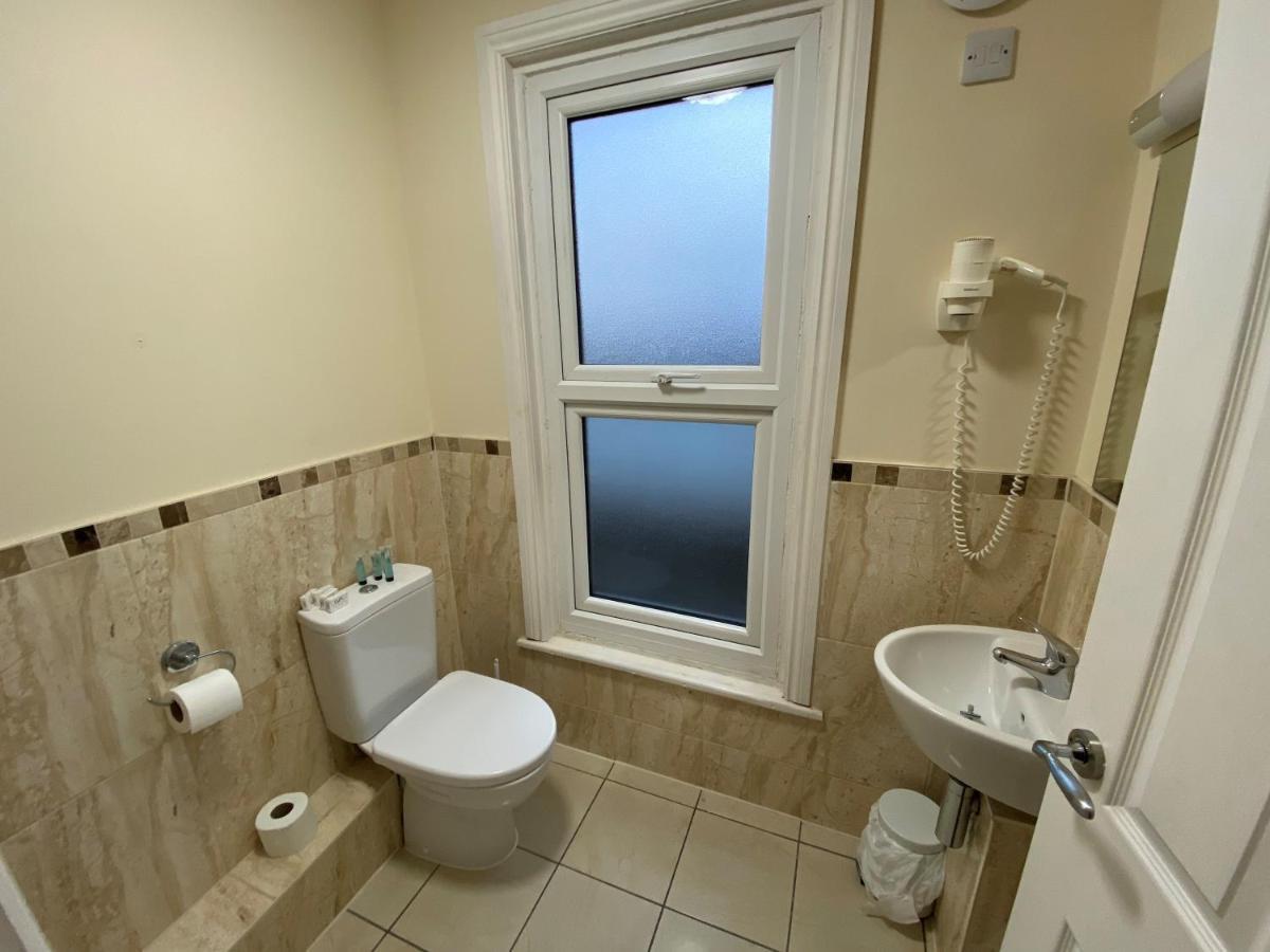 Buckingham Hotel High Wycombe Bagian luar foto