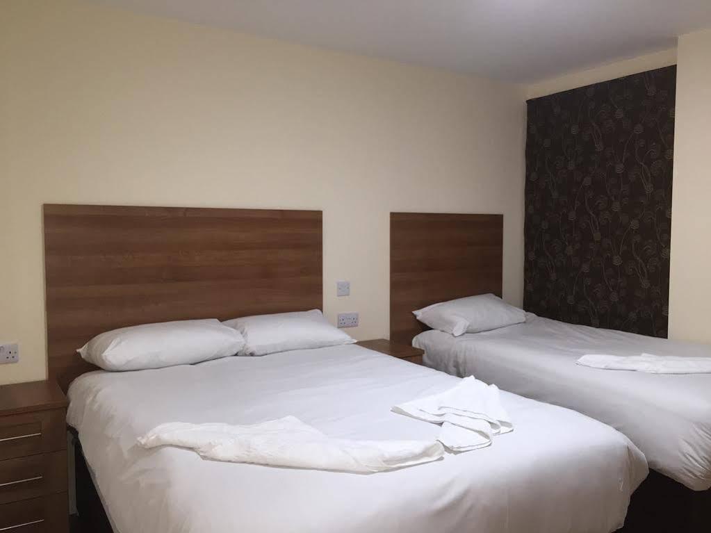 Buckingham Hotel High Wycombe Bagian luar foto