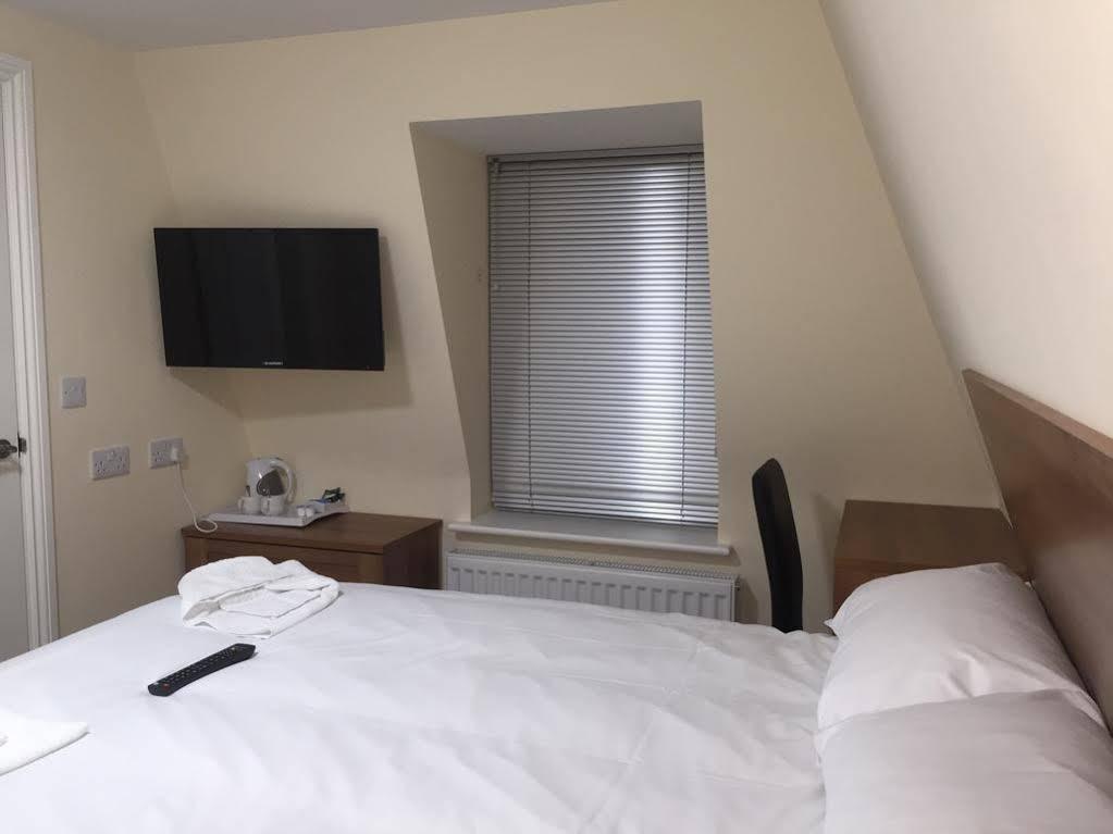 Buckingham Hotel High Wycombe Bagian luar foto