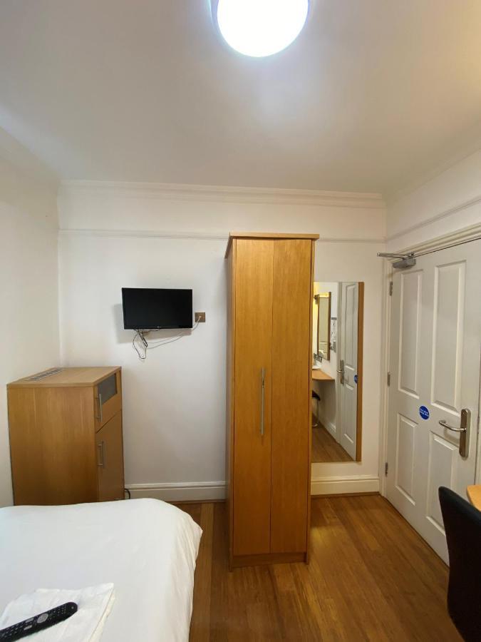 Buckingham Hotel High Wycombe Bagian luar foto