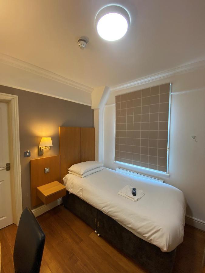 Buckingham Hotel High Wycombe Bagian luar foto