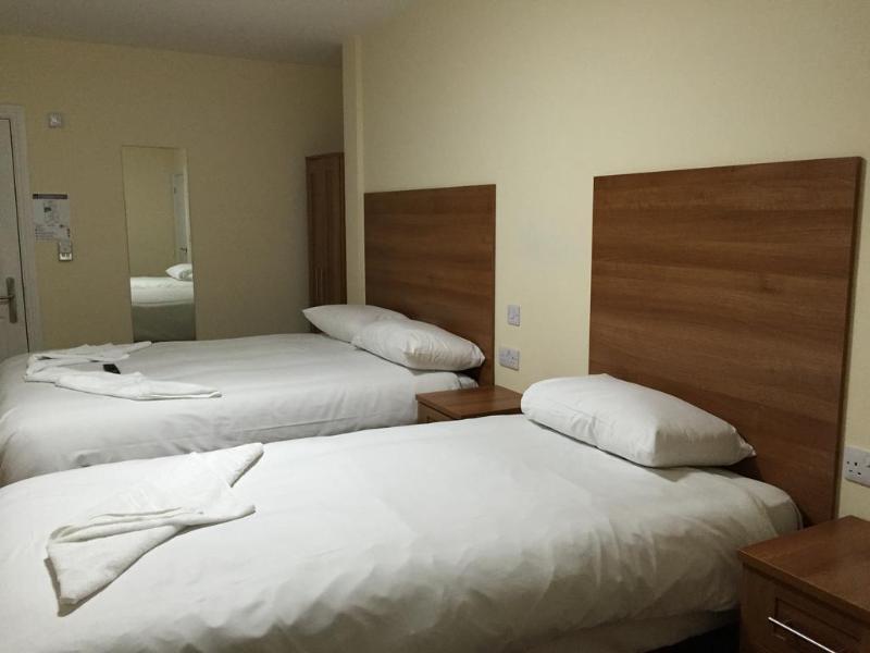 Buckingham Hotel High Wycombe Bagian luar foto