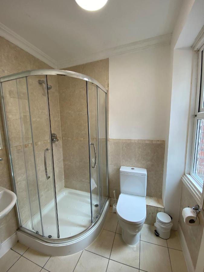 Buckingham Hotel High Wycombe Bagian luar foto