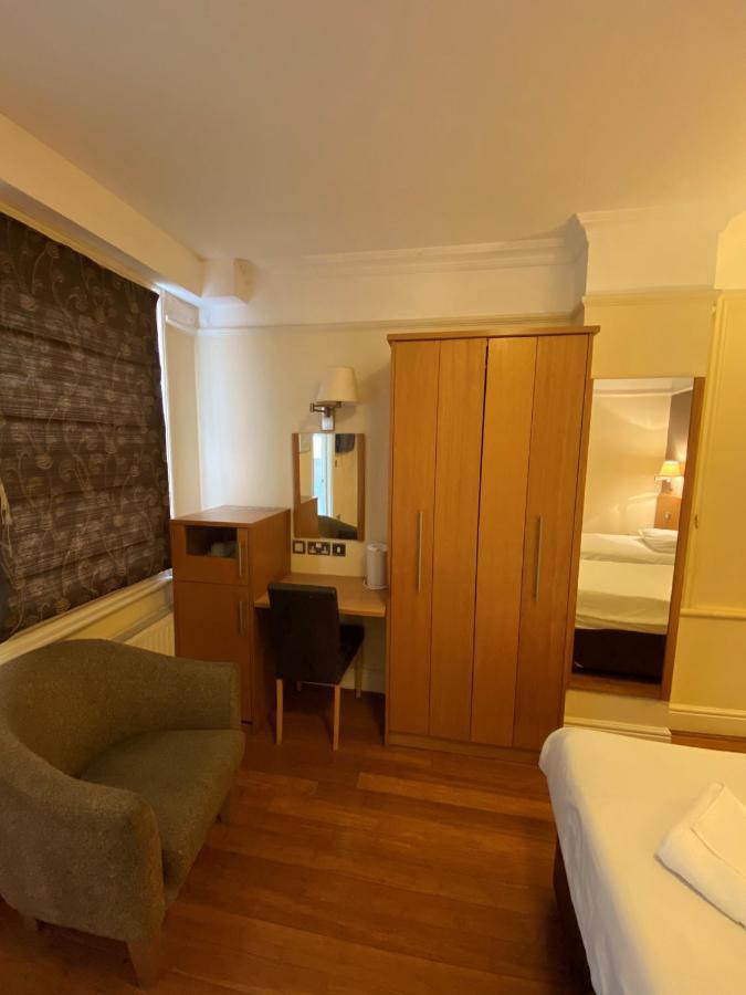 Buckingham Hotel High Wycombe Bagian luar foto