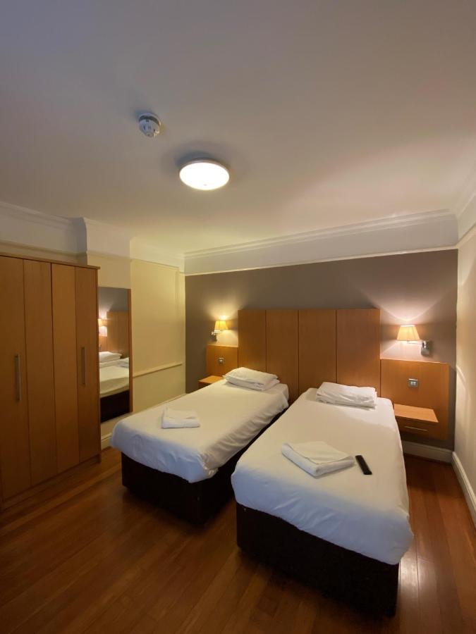 Buckingham Hotel High Wycombe Bagian luar foto