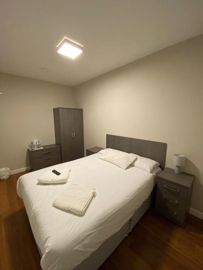 Buckingham Hotel High Wycombe Bagian luar foto