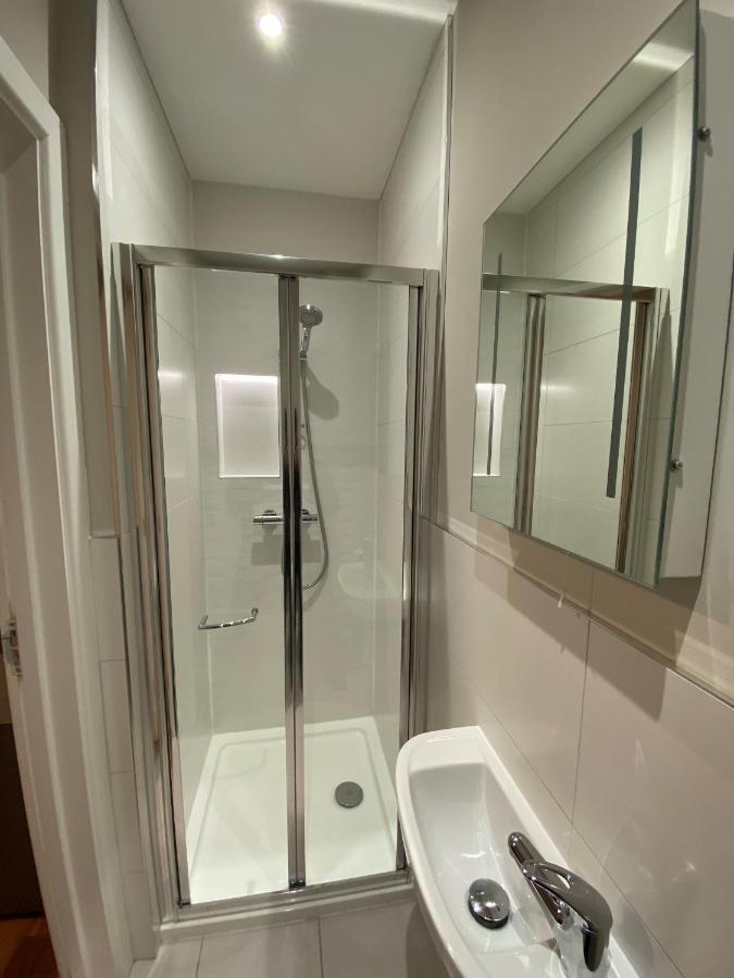 Buckingham Hotel High Wycombe Bagian luar foto
