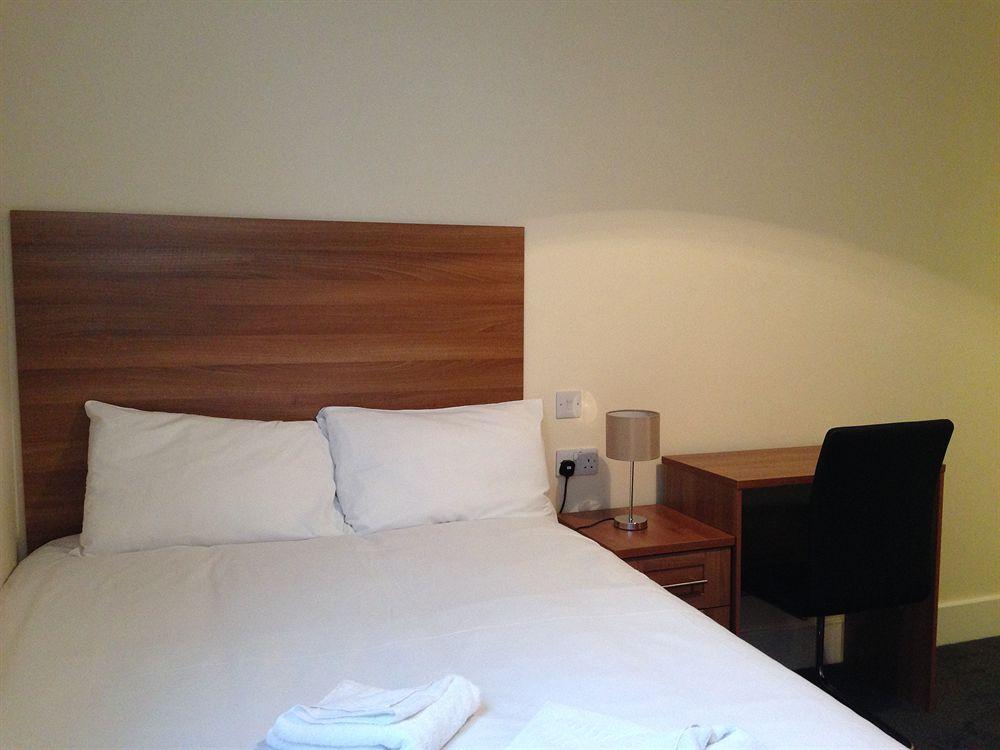 Buckingham Hotel High Wycombe Bagian luar foto