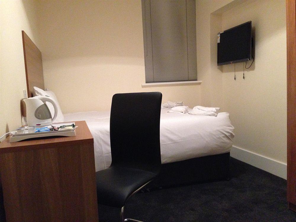 Buckingham Hotel High Wycombe Bagian luar foto