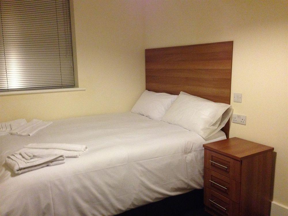 Buckingham Hotel High Wycombe Bagian luar foto