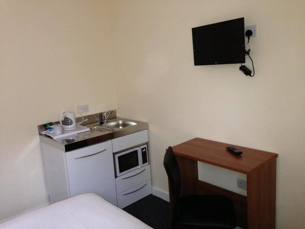 Buckingham Hotel High Wycombe Bagian luar foto